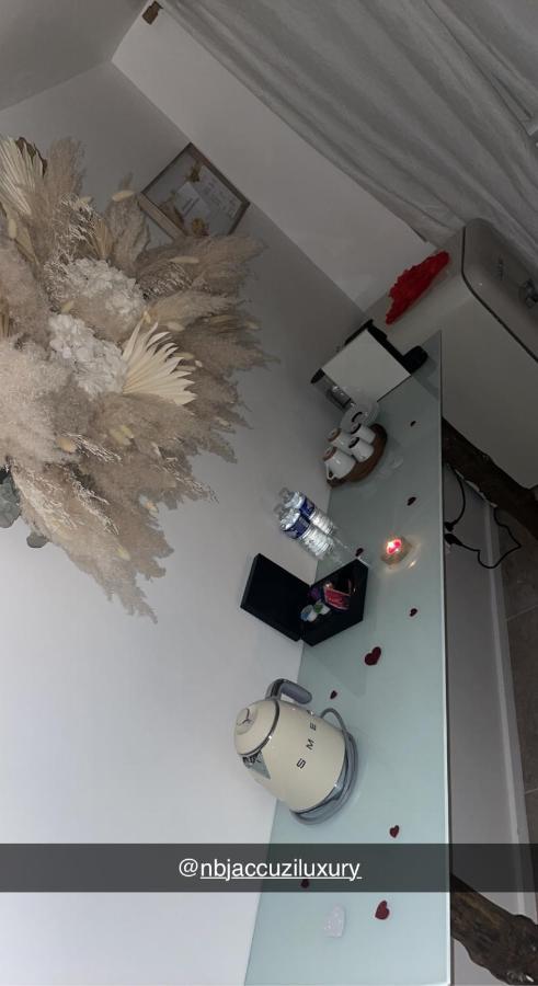 Appartement Jacuzzi Prive Αβινιόν Εξωτερικό φωτογραφία